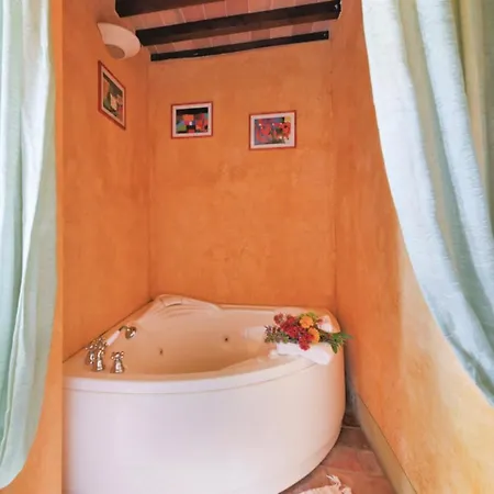 Montecastelli By Mmega Villa Lisciano Niccone